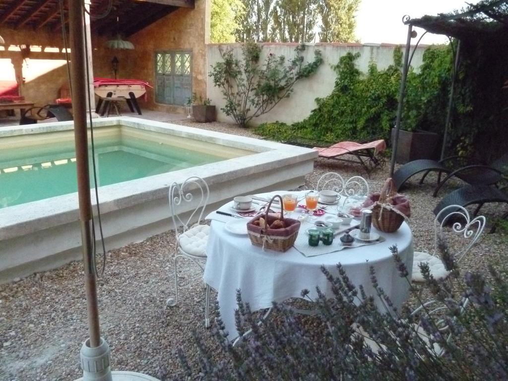 Bed and Breakfast Mas Du Puits D'Amour Orange  Exterior foto